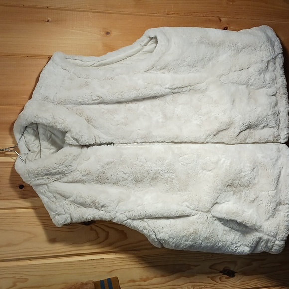 Nicole Miller Original Reversible Vest Faux Fur and Quilted - Picture 3 of 6